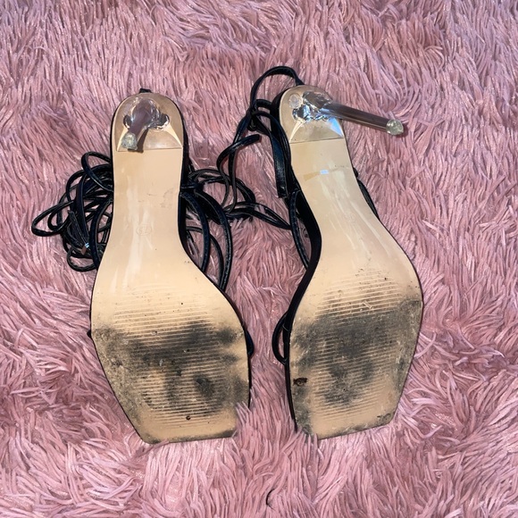 *SOLD* Black heels - Picture 4 of 4